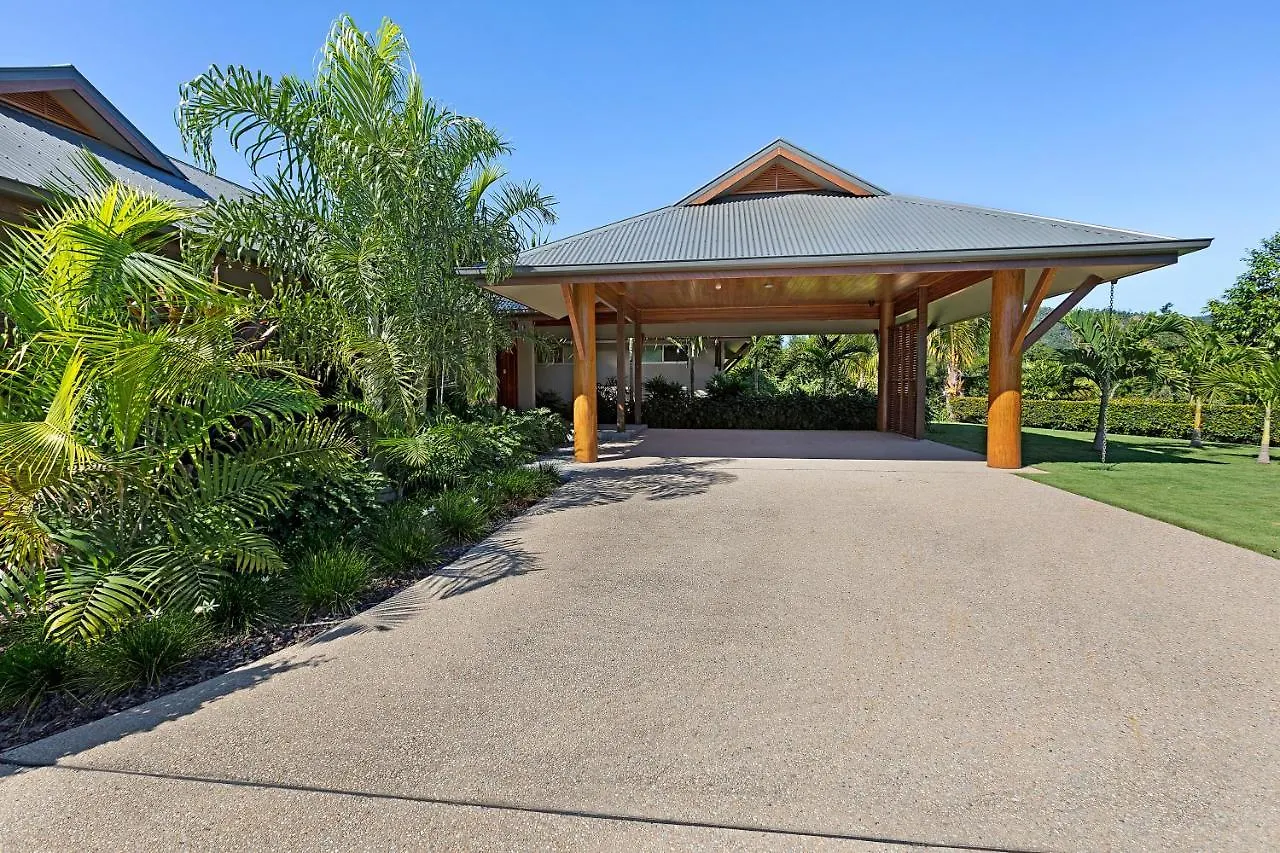 Yangaro Villa Airlie Beach Holiday home