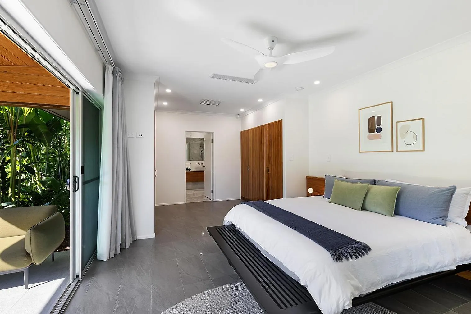 Holiday home Yangaro Villa Airlie Beach Australia