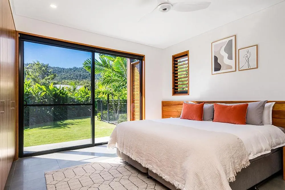 Yangaro Villa Airlie Beach